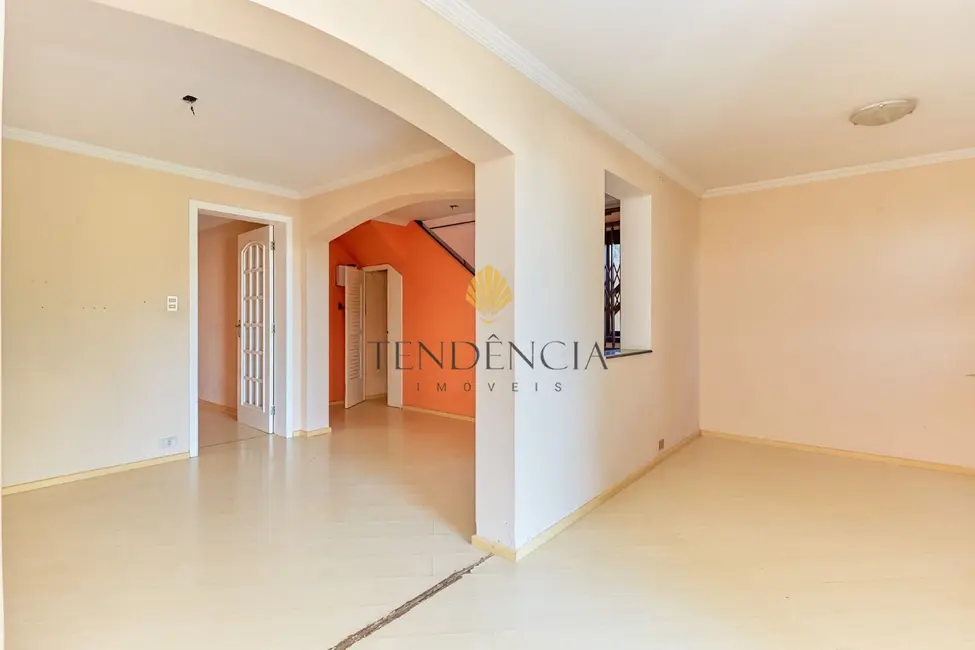 Foto 4 de Casa com 3 quartos à venda, 270m2 em Capão Raso, Curitiba - PR