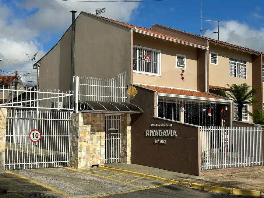 Sobrado com 3 quartos à venda, 90m2 em Alto Boqueirão, Curitiba - PR - imagem 2 Foto 2 de Sobrado com 3 quartos à venda, 90m2 em Alto Boqueirão, Curitiba - PR