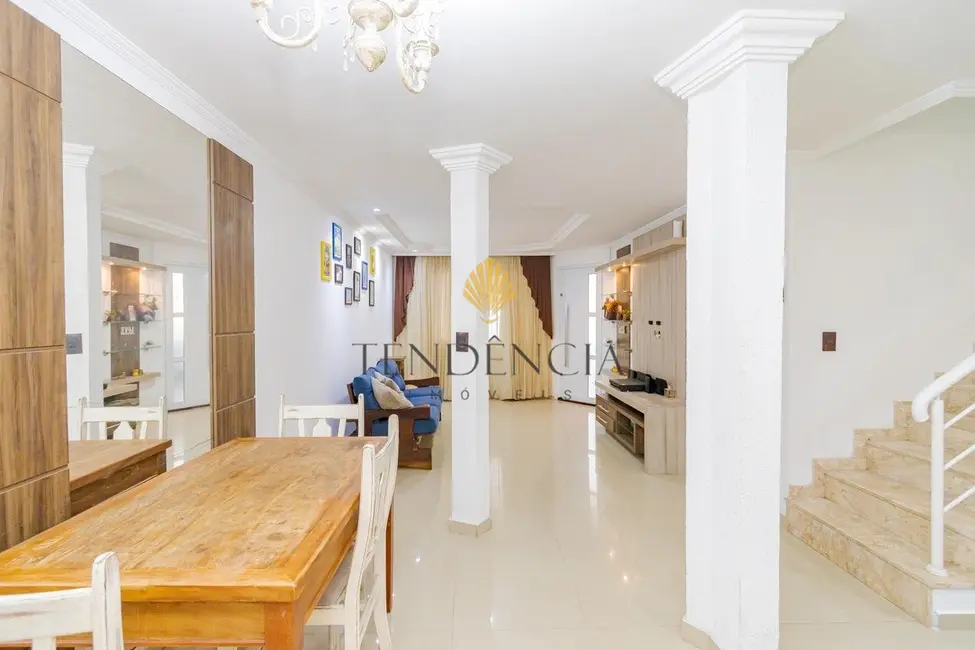 Foto 3 de Sobrado com 4 quartos à venda, 177m2 em Xaxim, Curitiba - PR