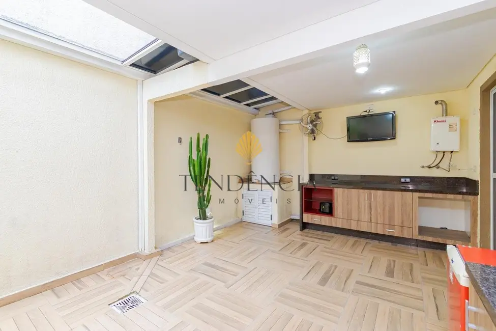 Foto 8 de Sobrado com 4 quartos à venda, 177m2 em Xaxim, Curitiba - PR