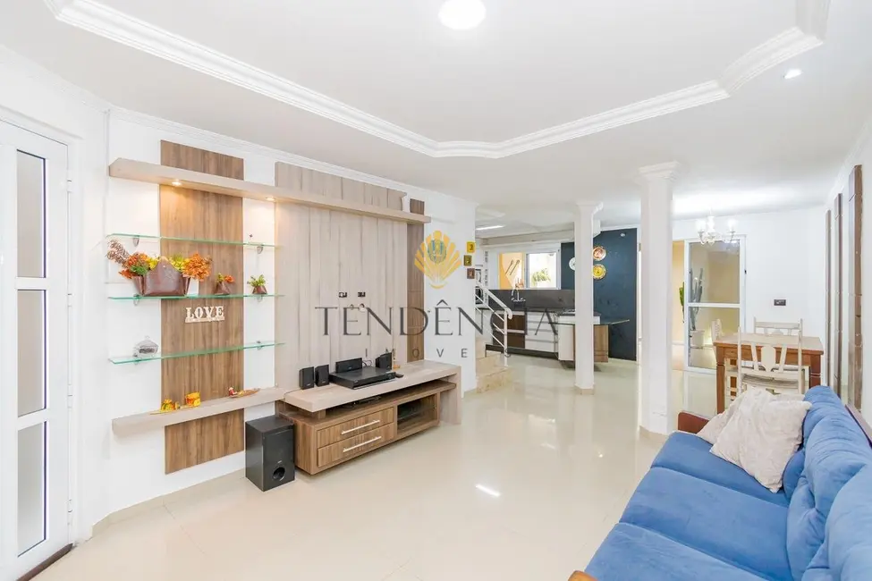 Foto 1 de Sobrado com 4 quartos à venda, 177m2 em Xaxim, Curitiba - PR