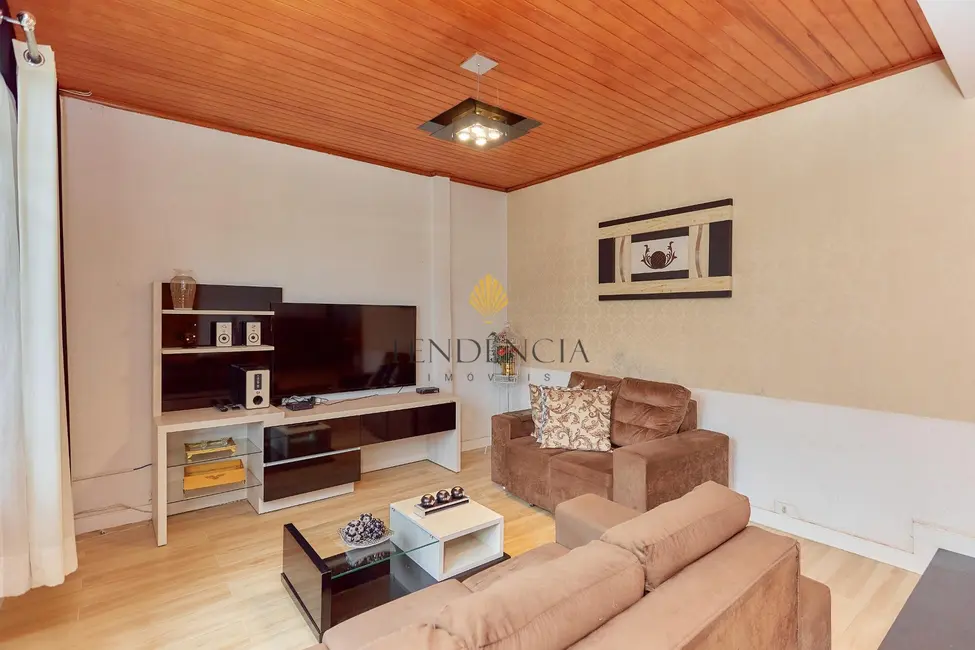 Casa com 4 quartos à venda, 215m2 em Boqueirão, Curitiba - PR - imagem 4 Foto 4 de Casa com 4 quartos à venda, 215m2 em Boqueirão, Curitiba - PR