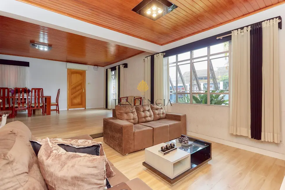 Casa com 4 quartos à venda, 215m2 em Boqueirão, Curitiba - PR - imagem 6 Foto 6 de Casa com 4 quartos à venda, 215m2 em Boqueirão, Curitiba - PR