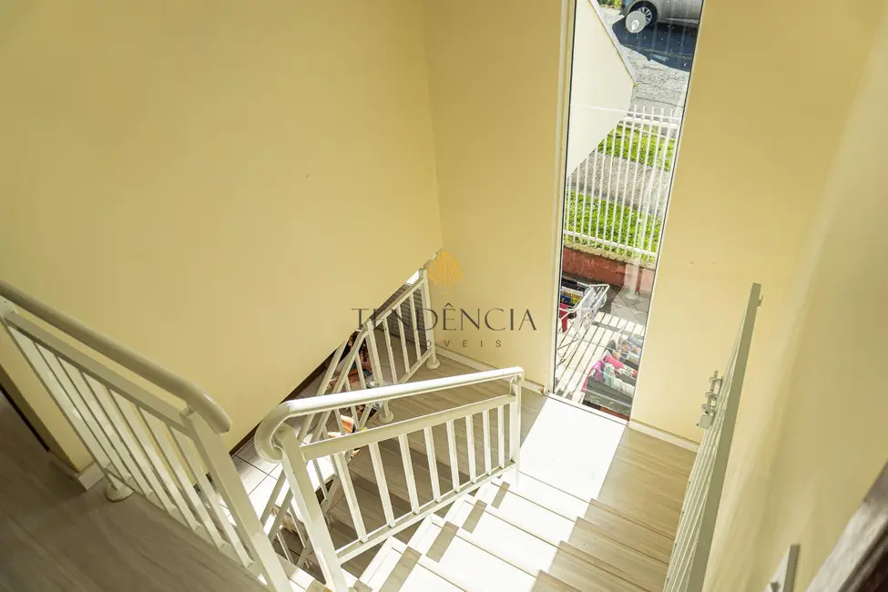 Sobrado com 3 quartos à venda, 85m2 em São Marcos, Sao Jose Dos Pinhais - PR - imagem 6 Foto 6 de Sobrado com 3 quartos à venda, 85m2 em São Marcos, Sao Jose Dos Pinhais - PR