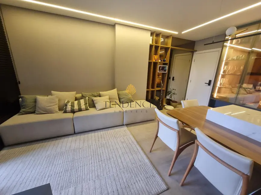 Foto 2 de Apartamento com 2 quartos à venda, 61m2 em Bigorrilho, Curitiba - PR