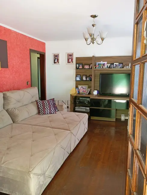 Casa com 4 quartos à venda, 144m2 em São Braz, Curitiba - PR - imagem 2 Foto 2 de Casa com 4 quartos à venda, 144m2 em São Braz, Curitiba - PR