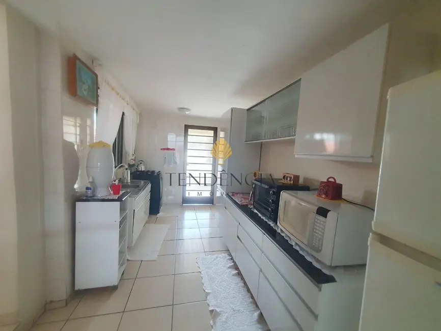 Foto 3 de Casa com 5 quartos à venda, 95m2 em São Braz, Curitiba - PR