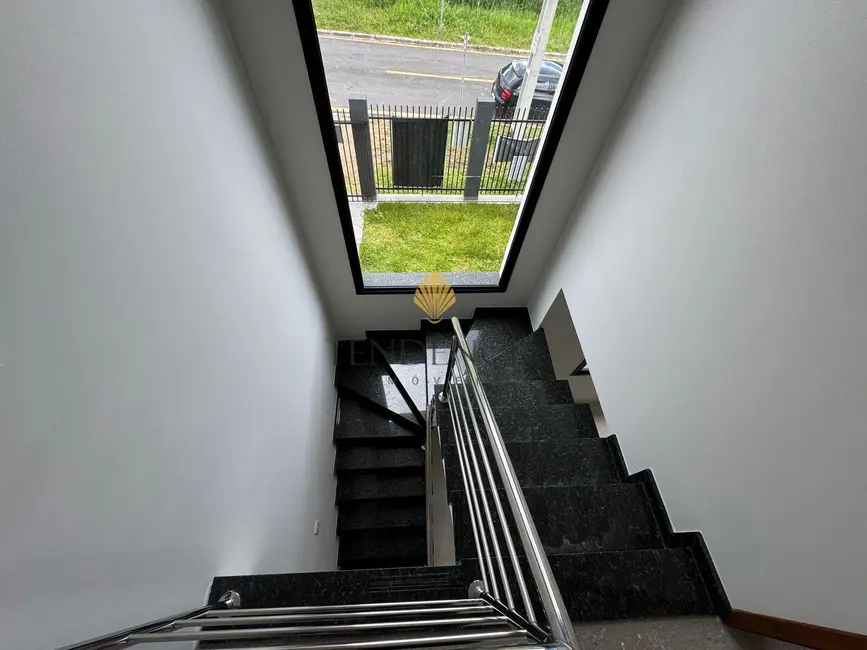 Sobrado com 3 quartos à venda, 110m2 em Santa Felicidade, Curitiba - PR - imagem 6 Foto 6 de Sobrado com 3 quartos à venda, 110m2 em Santa Felicidade, Curitiba - PR