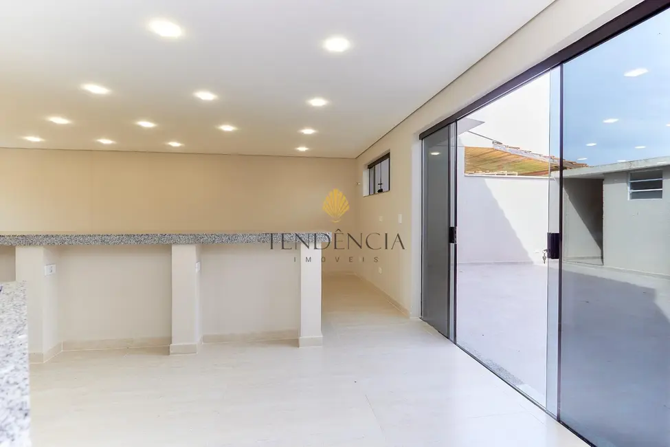 Sobrado com 3 quartos à venda, 178m2 em Centro, Colombo - PR - imagem 7 Foto 7 de Sobrado com 3 quartos à venda, 178m2 em Centro, Colombo - PR