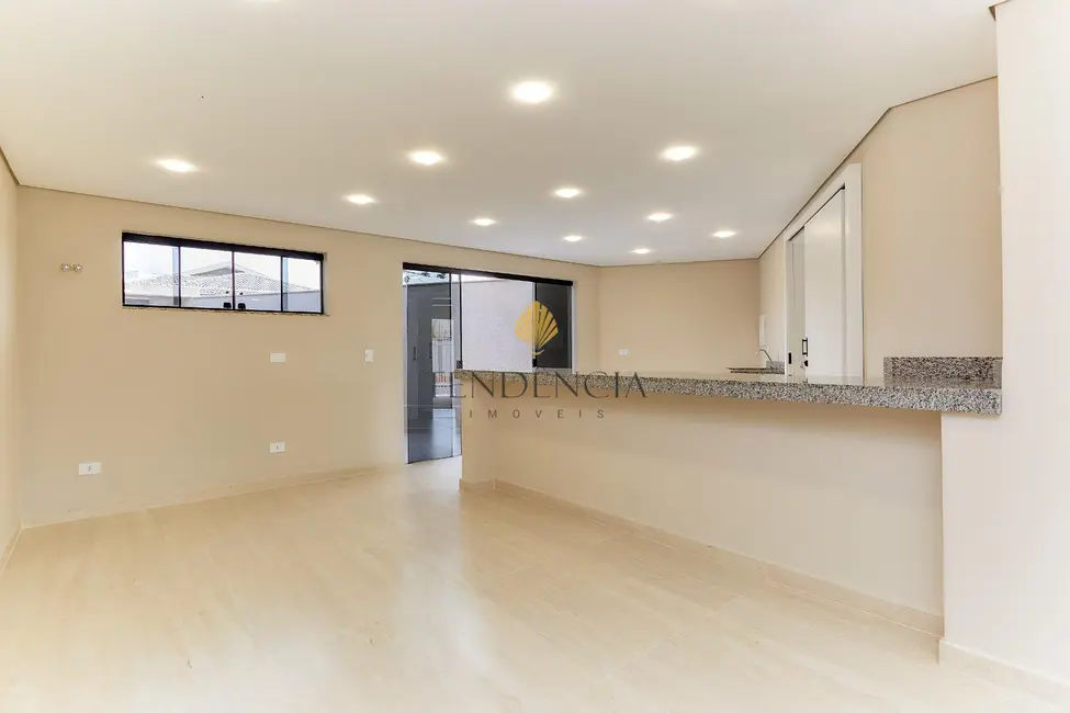 Sobrado com 3 quartos à venda, 178m2 em Centro, Colombo - PR - imagem 4 Foto 4 de Sobrado com 3 quartos à venda, 178m2 em Centro, Colombo - PR