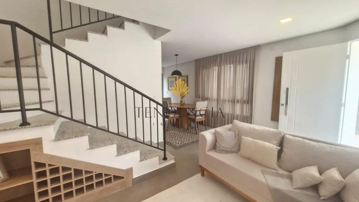 Foto 4 de Sobrado com 3 quartos à venda, 147m2 em Pilarzinho, Curitiba - PR