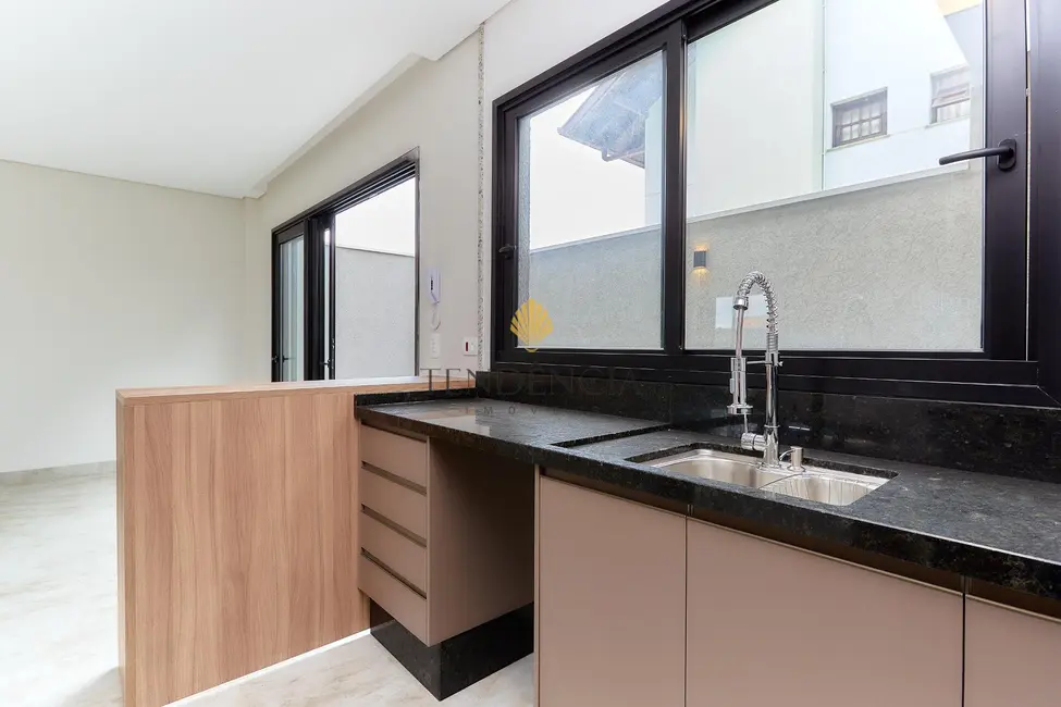 Foto 9 de Sobrado com 3 quartos à venda, 190m2 em Santa Felicidade, Curitiba - PR