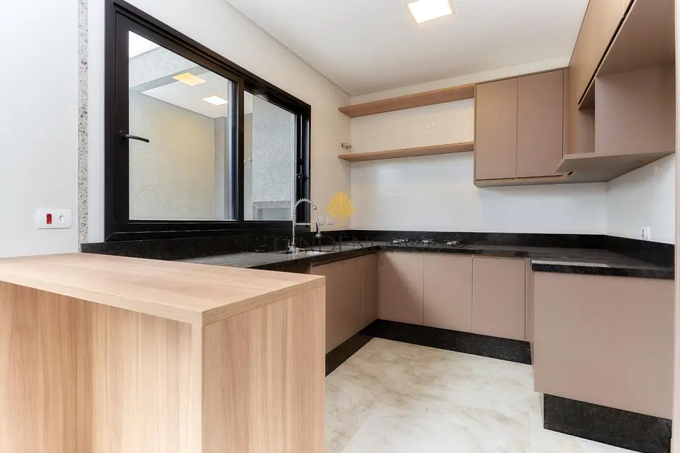 Foto 8 de Sobrado com 3 quartos à venda, 190m2 em Santa Felicidade, Curitiba - PR