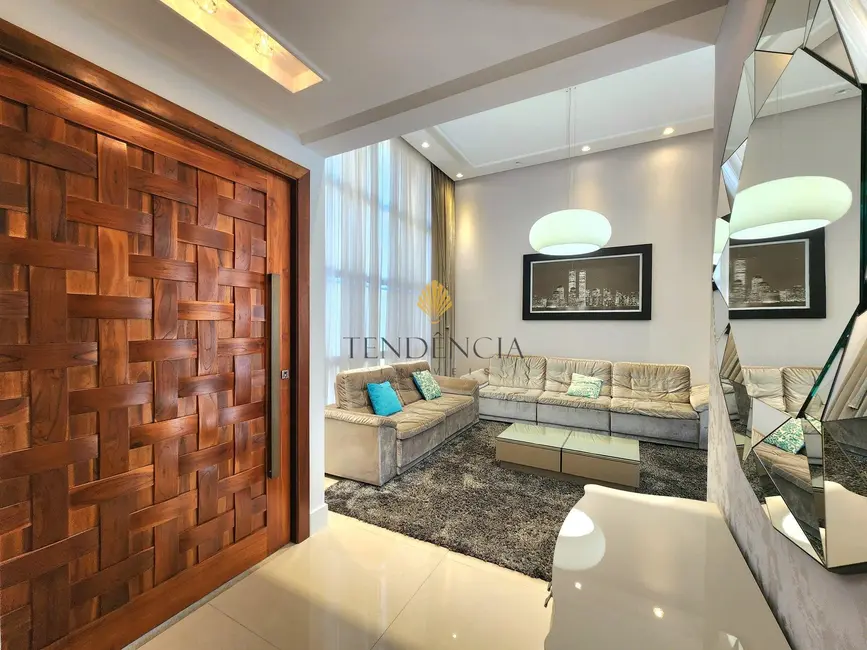 Casa com 4 quartos à venda, 346m2 em Santa Felicidade, Curitiba - PR - imagem 5 Foto 5 de Casa com 4 quartos à venda, 346m2 em Santa Felicidade, Curitiba - PR