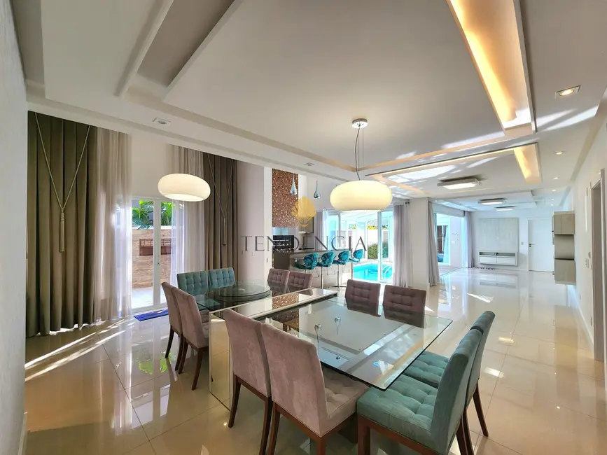 Casa com 4 quartos à venda, 346m2 em Santa Felicidade, Curitiba - PR - imagem 9 Foto 9 de Casa com 4 quartos à venda, 346m2 em Santa Felicidade, Curitiba - PR