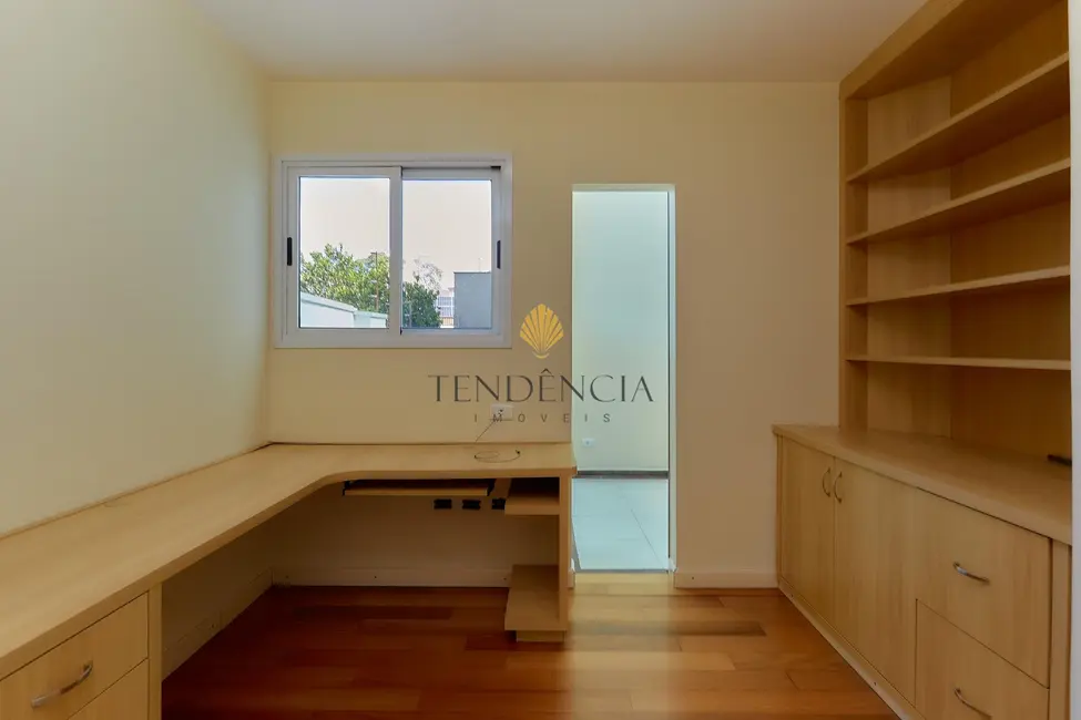 Foto 8 de Sobrado com 4 quartos à venda, 330m2 em São Braz, Curitiba - PR