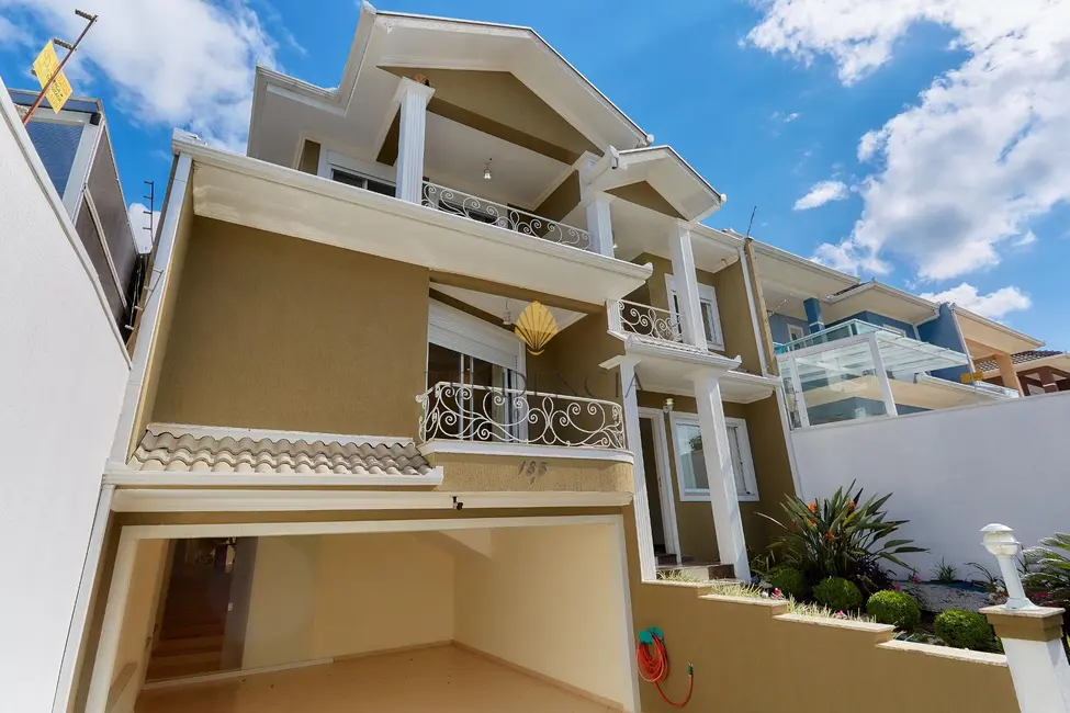 Foto 1 de Sobrado com 4 quartos à venda, 330m2 em São Braz, Curitiba - PR