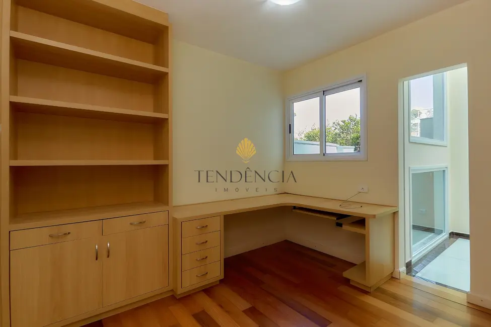 Foto 7 de Sobrado com 4 quartos à venda, 330m2 em São Braz, Curitiba - PR