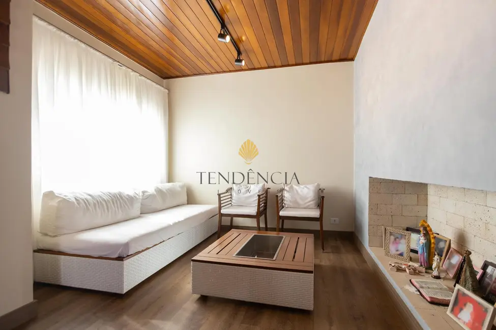 Chácara com 8 quartos à venda, 800m2 em Sao Jose Dos Pinhais - PR - imagem 5 Foto 5 de Chácara com 8 quartos à venda, 800m2 em Sao Jose Dos Pinhais - PR
