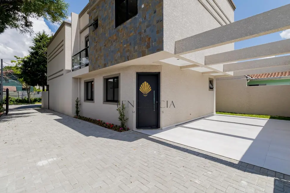 Sobrado com 3 quartos à venda, 135m2 em São Braz, Curitiba - PR - imagem 2 Foto 2 de Sobrado com 3 quartos à venda, 135m2 em São Braz, Curitiba - PR