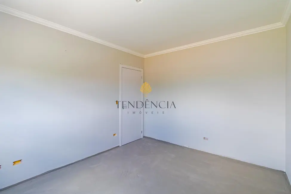 Sobrado com 3 quartos à venda, 135m2 em São Braz, Curitiba - PR - imagem 9 Foto 9 de Sobrado com 3 quartos à venda, 135m2 em São Braz, Curitiba - PR