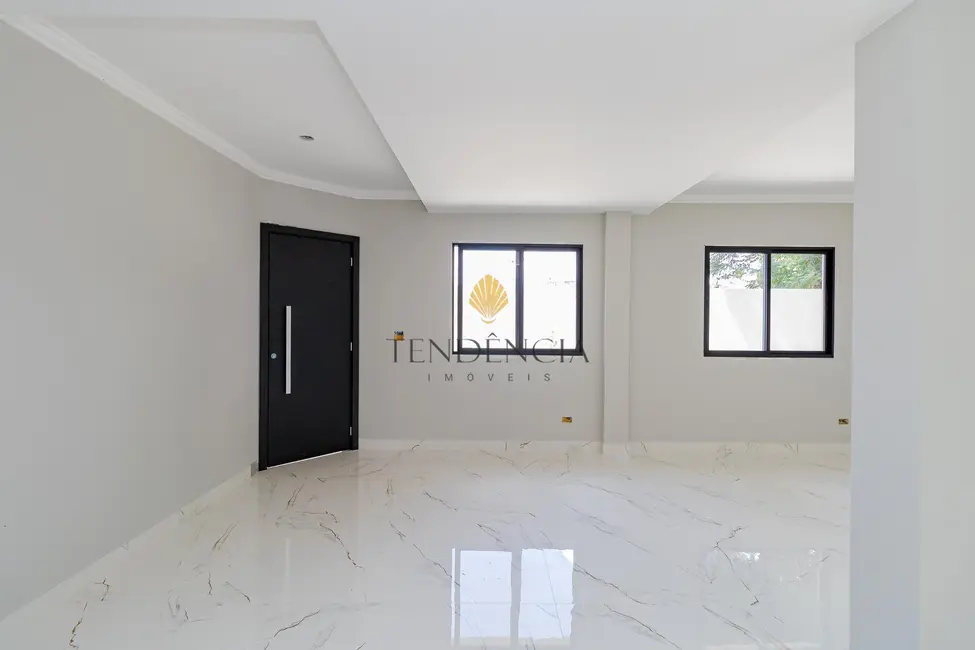 Sobrado com 3 quartos à venda, 135m2 em São Braz, Curitiba - PR - imagem 3 Foto 3 de Sobrado com 3 quartos à venda, 135m2 em São Braz, Curitiba - PR