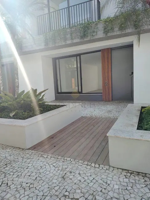 Casa com 3 quartos à venda, 204m2 em Bom Retiro, Curitiba - PR - imagem 5 Foto 5 de Casa com 3 quartos à venda, 204m2 em Bom Retiro, Curitiba - PR