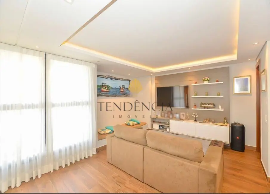 Foto 2 de Casa com 3 quartos à venda, 204m2 em Pinheirinho, Curitiba - PR