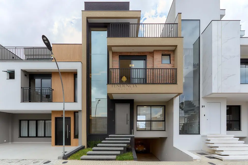 Foto 1 de Casa com 3 quartos à venda, 252m2 em Pinheirinho, Curitiba - PR