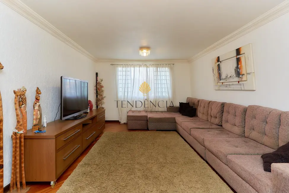 Casa com 5 quartos à venda, 235m2 em Santo Inácio, Curitiba - PR - imagem 4 Foto 4 de Casa com 5 quartos à venda, 235m2 em Santo Inácio, Curitiba - PR