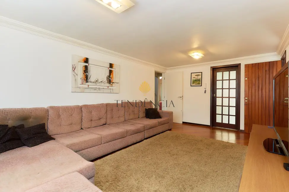 Casa com 5 quartos à venda, 235m2 em Santo Inácio, Curitiba - PR - imagem 3 Foto 3 de Casa com 5 quartos à venda, 235m2 em Santo Inácio, Curitiba - PR