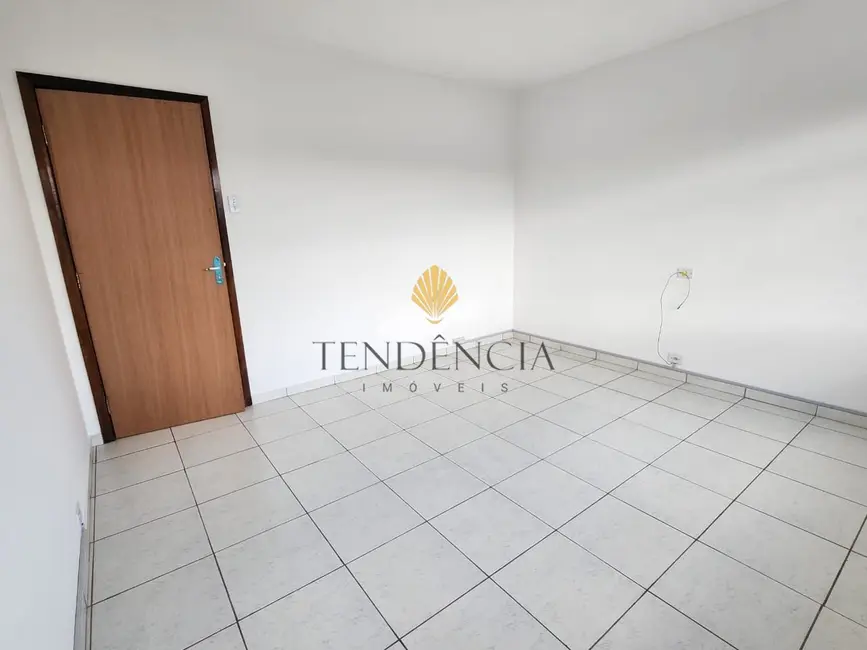 Foto 4 de Sala Comercial para alugar, 18m2 em São Braz, Curitiba - PR