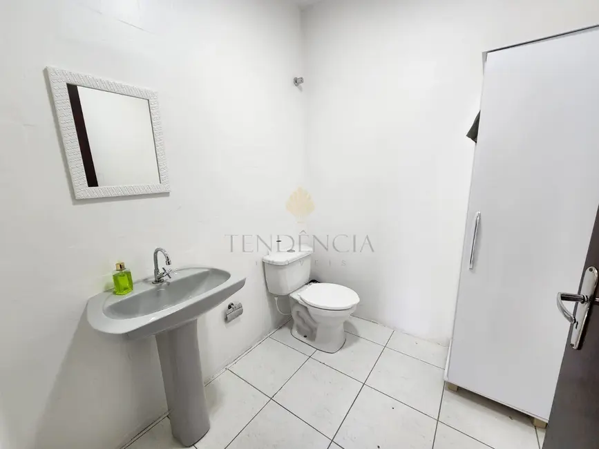 Foto 7 de Sala Comercial para alugar, 18m2 em São Braz, Curitiba - PR