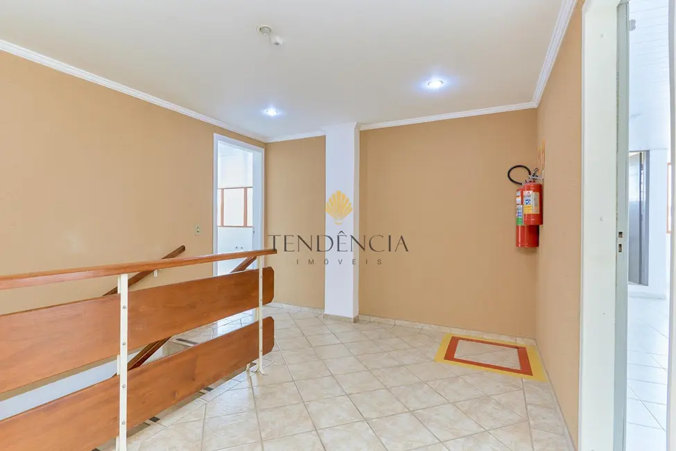 Sala Comercial para alugar, 90m2 em Santa Quitéria, Curitiba - PR - imagem 8 Foto 8 de Sala Comercial para alugar, 90m2 em Santa Quitéria, Curitiba - PR