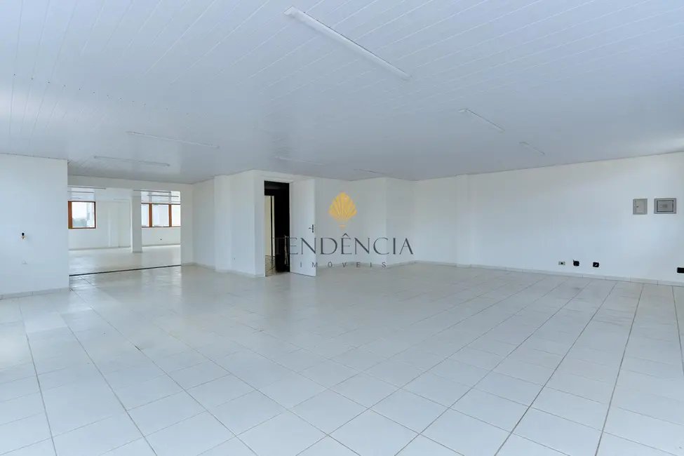 Sala Comercial para alugar, 90m2 em Santa Quitéria, Curitiba - PR - imagem 6 Foto 6 de Sala Comercial para alugar, 90m2 em Santa Quitéria, Curitiba - PR