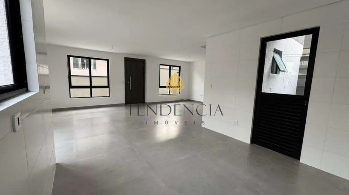 Foto 3 de Sobrado com 3 quartos à venda, 100m2 em Xaxim, Curitiba - PR