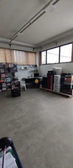 Armazém / Galpão à venda, 300m2 em Capão Raso, Curitiba - PR - imagem 5 Foto 5 de Armazém / Galpão à venda, 300m2 em Capão Raso, Curitiba - PR