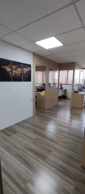 Armazém / Galpão à venda, 300m2 em Capão Raso, Curitiba - PR - imagem 6 Foto 6 de Armazém / Galpão à venda, 300m2 em Capão Raso, Curitiba - PR