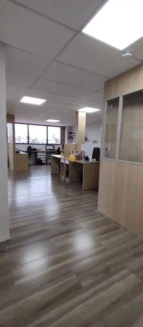 Armazém / Galpão à venda, 300m2 em Capão Raso, Curitiba - PR - imagem 7 Foto 7 de Armazém / Galpão à venda, 300m2 em Capão Raso, Curitiba - PR