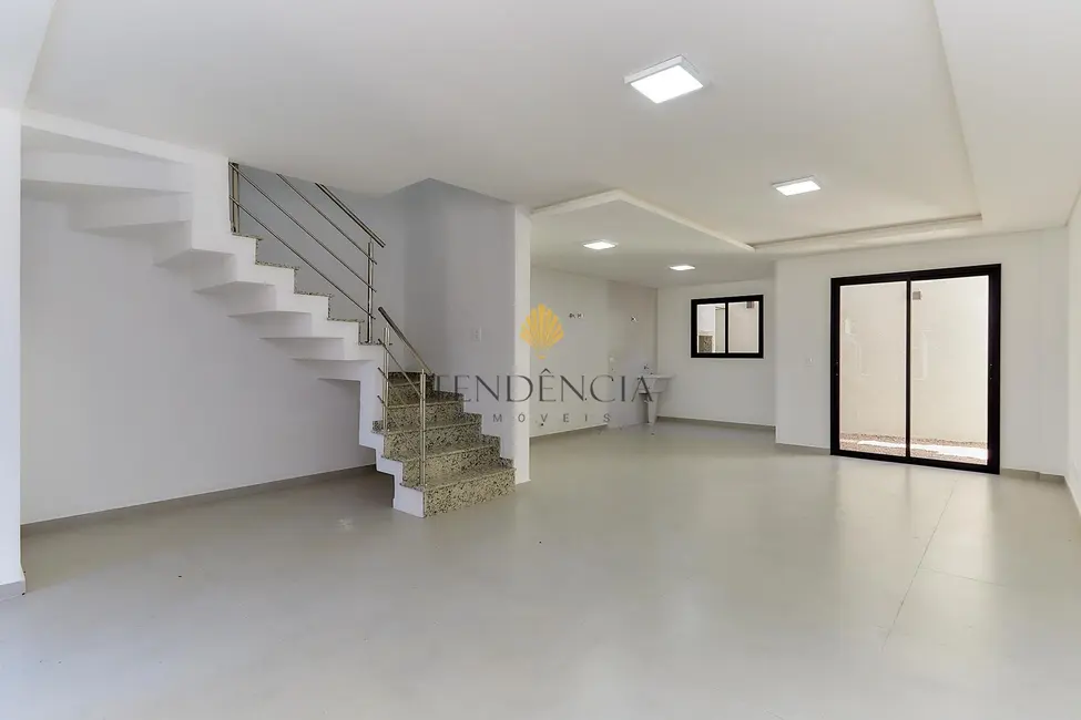 Sobrado com 3 quartos à venda, 108m2 em Boqueirão, Curitiba - PR - imagem 3 Foto 3 de Sobrado com 3 quartos à venda, 108m2 em Boqueirão, Curitiba - PR