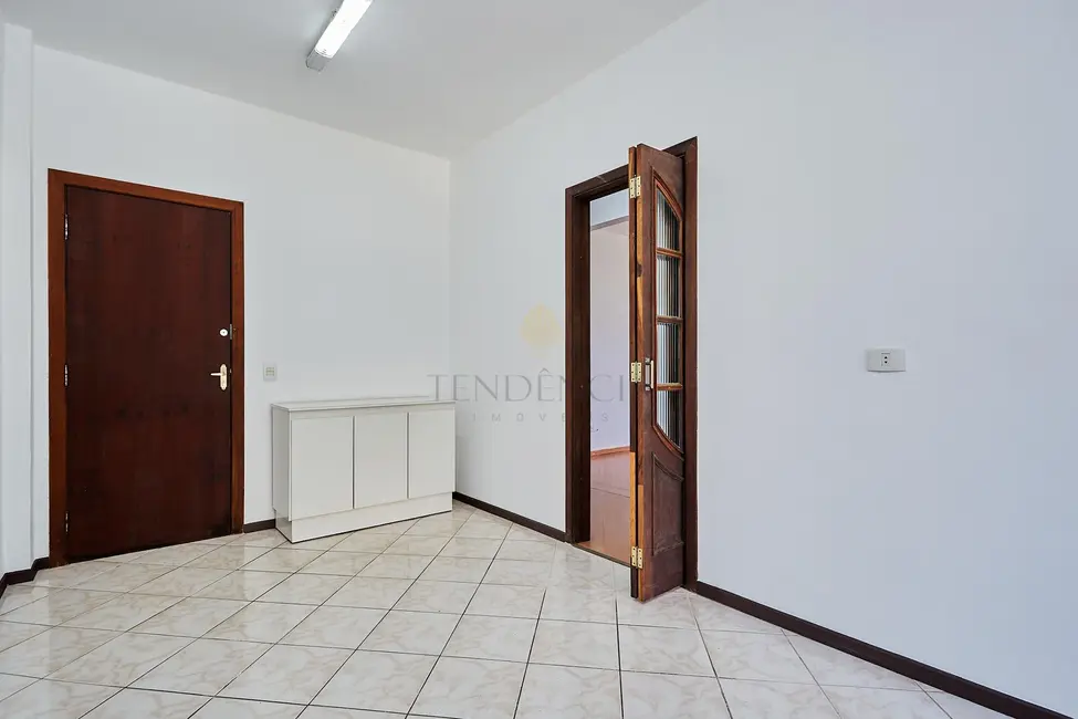 Apartamento com 2 quartos para alugar, 74m2 em Rebouças, Curitiba - PR - imagem 8 Foto 8 de Apartamento com 2 quartos para alugar, 74m2 em Rebouças, Curitiba - PR