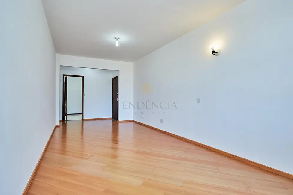 Apartamento com 2 quartos para alugar, 74m2 em Rebouças, Curitiba - PR - imagem 2 Foto 2 de Apartamento com 2 quartos para alugar, 74m2 em Rebouças, Curitiba - PR