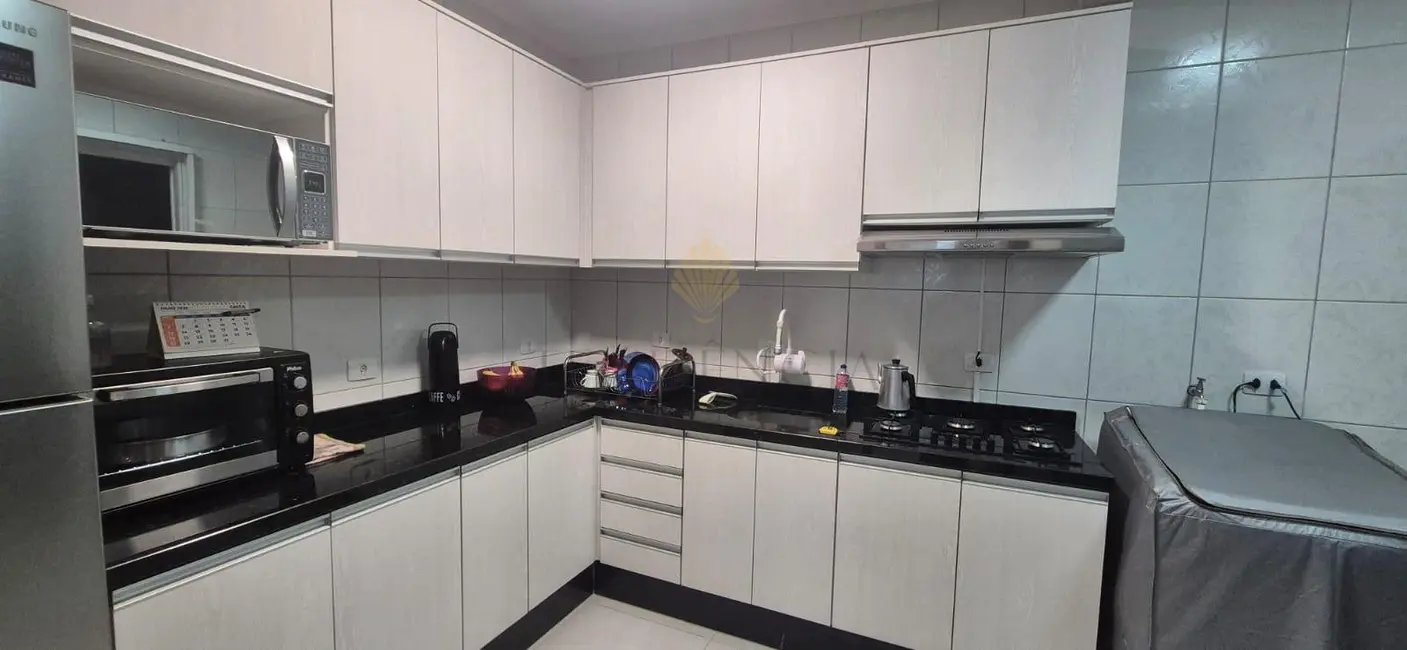 Foto 3 de Sobrado com 3 quartos à venda, 128m2 em Pinheirinho, Curitiba - PR