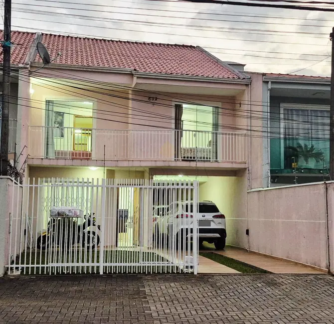 Foto 1 de Sobrado com 3 quartos à venda, 128m2 em Pinheirinho, Curitiba - PR