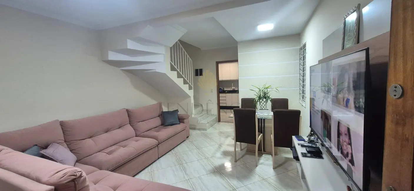 Foto 4 de Sobrado com 3 quartos à venda, 128m2 em Pinheirinho, Curitiba - PR