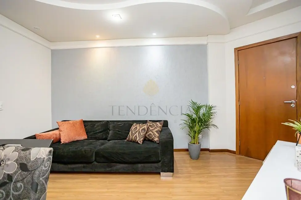 Foto 4 de Apartamento com 3 quartos à venda, 59m2 em Novo Mundo, Curitiba - PR