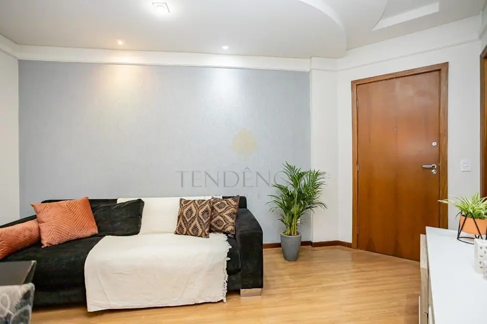 Foto 3 de Apartamento com 3 quartos à venda, 59m2 em Novo Mundo, Curitiba - PR