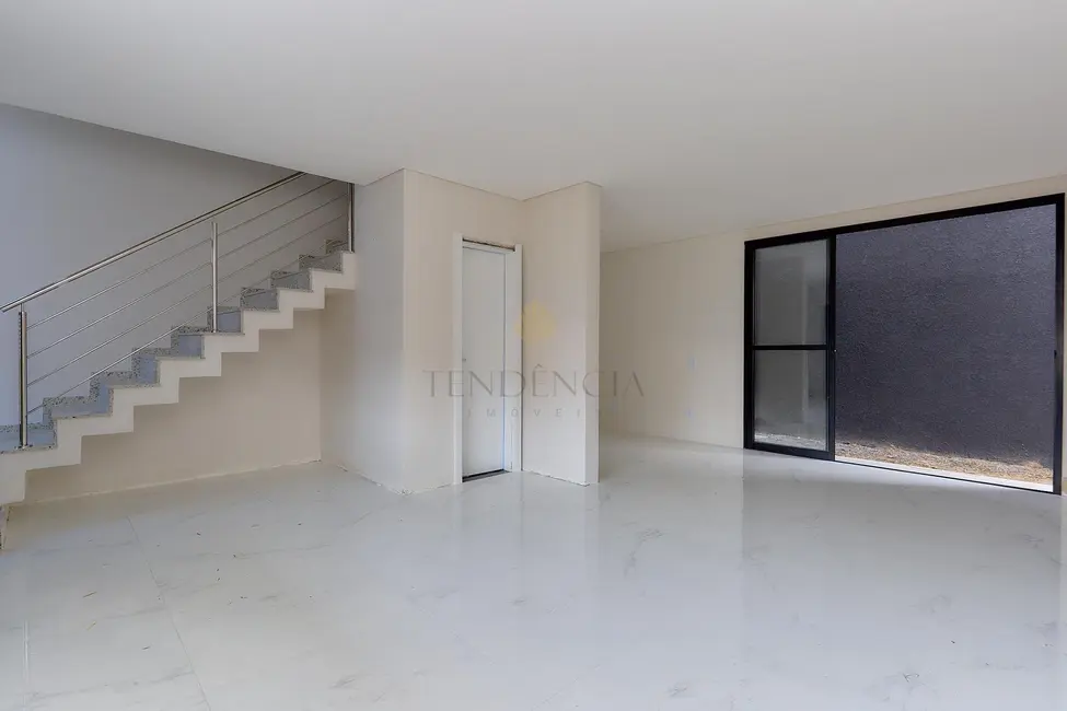 Foto 8 de Sobrado com 3 quartos à venda, 112m2 em Pinheirinho, Curitiba - PR