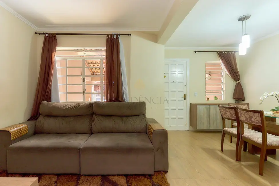 Sobrado com 3 quartos à venda, 110m2 em Boqueirão, Curitiba - PR - imagem 4 Foto 4 de Sobrado com 3 quartos à venda, 110m2 em Boqueirão, Curitiba - PR