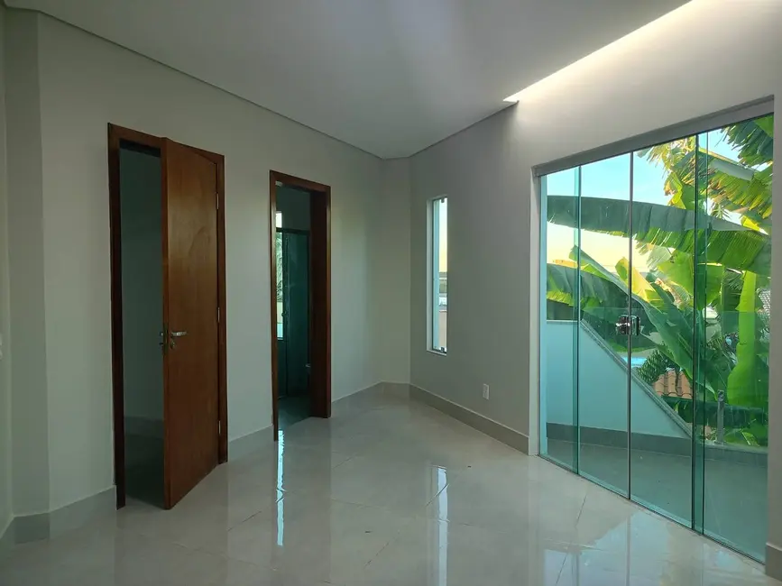 Casa com 4 quartos à venda, 800m2 em Brasilia - DF - imagem 6 Foto 6 de Casa com 4 quartos à venda, 800m2 em Brasilia - DF